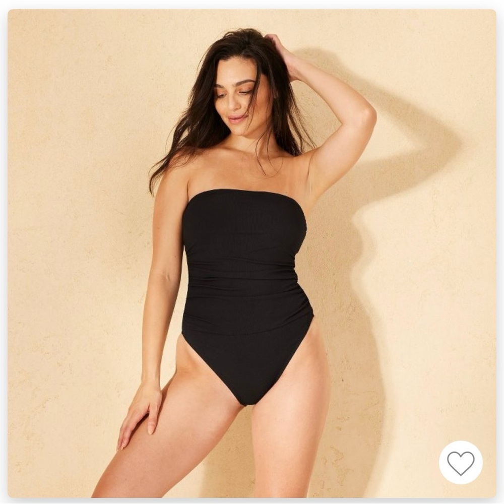 Elegant Black Strapless Swimsuit